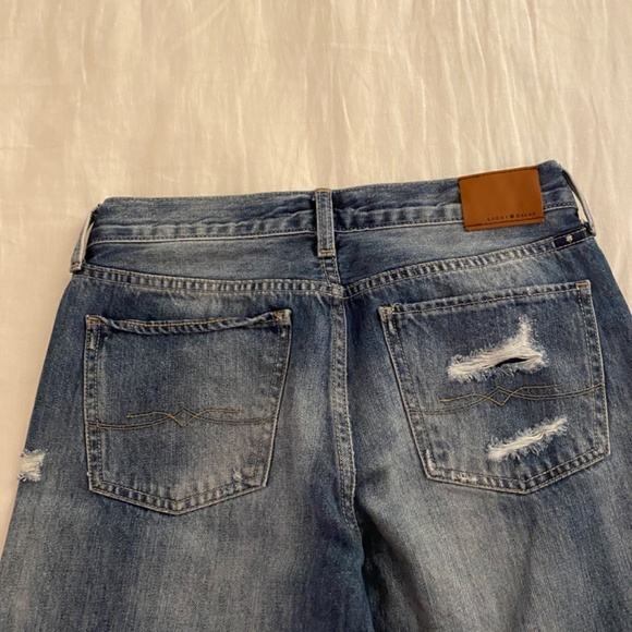 Lucky Brand Distressed Sienna Slim Boyfriend Mid-Rise Cropped Raw Hem Jeans 2/26 - Picture 4 of 6
